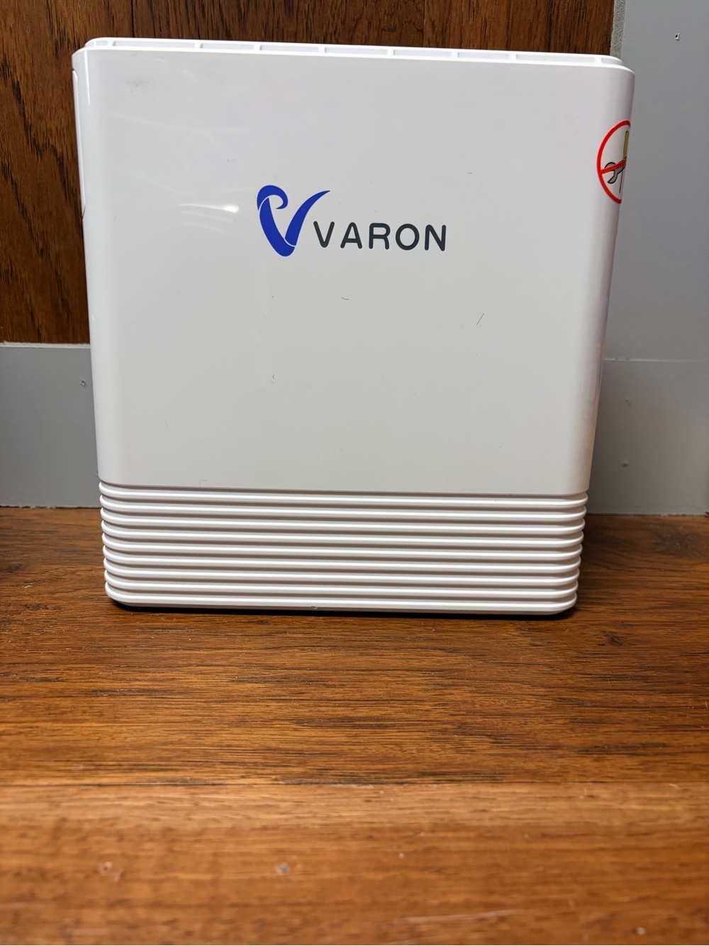 Varon White Portable Oxygen Concentrator
